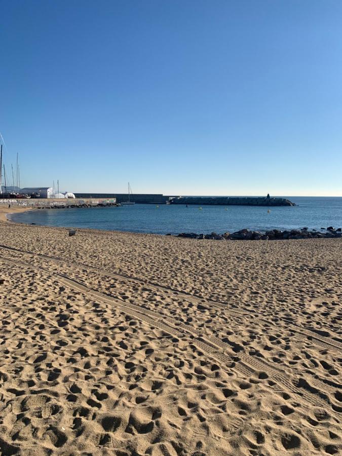 Badalona Beach Apartment Εξωτερικό φωτογραφία